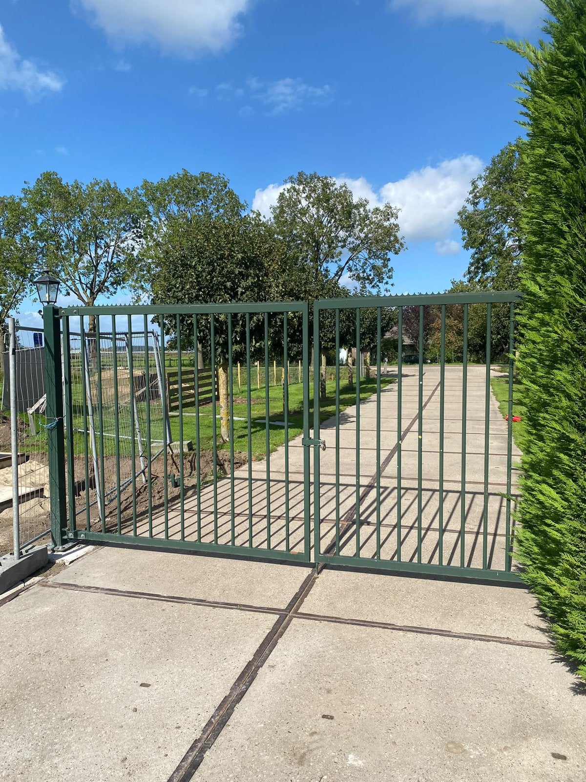 Dubbele draaipoort groen gepoedercoat 480 x 210 hoog hek, Ophalen, Gebruikt, 200 cm of meer, IJzer
