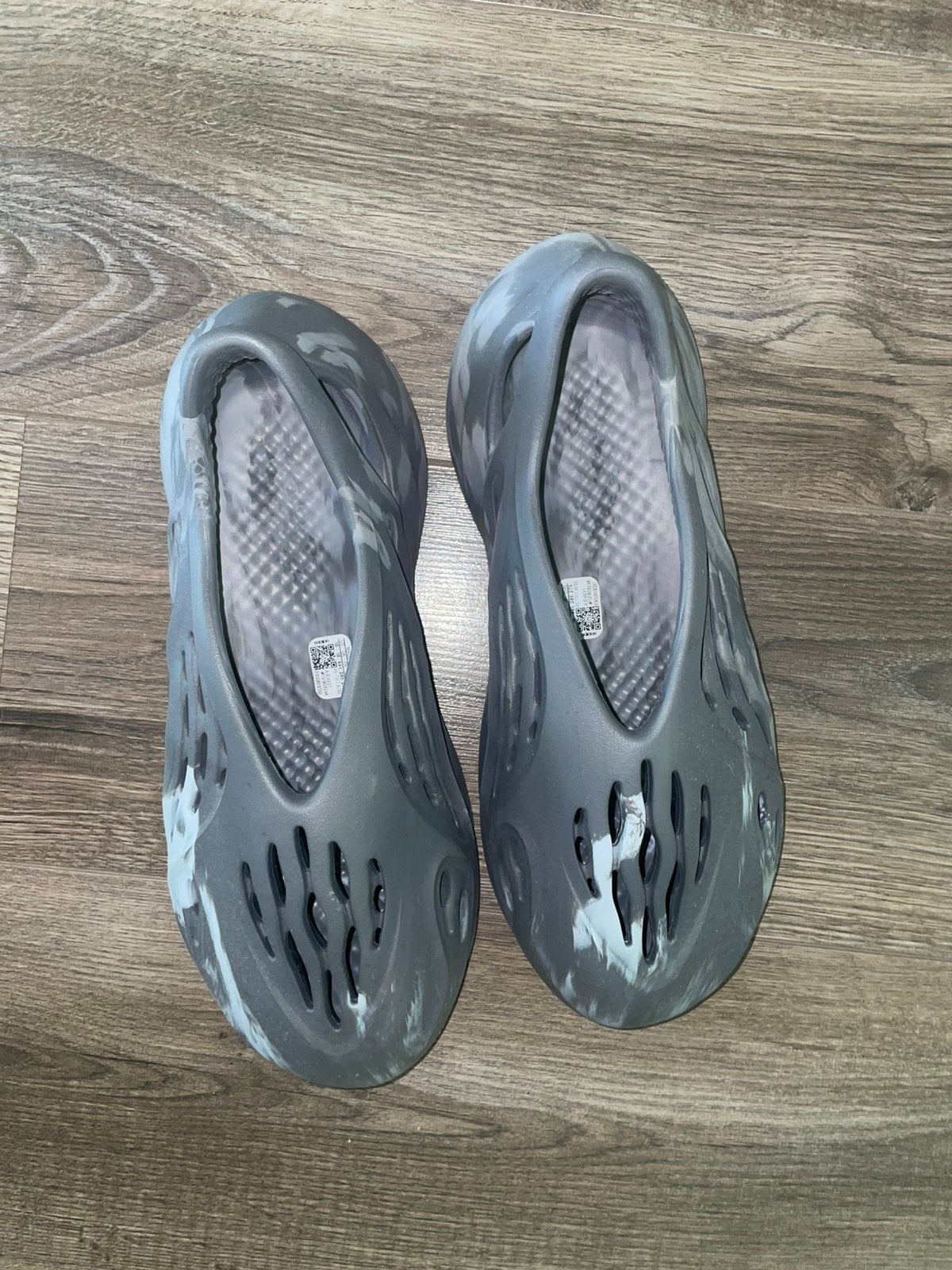 Yeezy Foam Runner zgan! Maat 44, Kleding | Heren, Schoenen, Ophalen of Verzenden, Zo goed als nieuw, Zwart