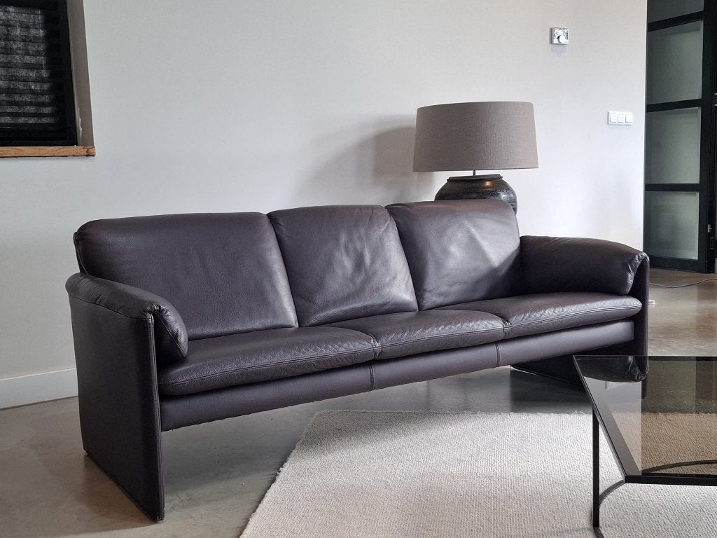 Leolux Bora Bora 3-zitsbank aubergine paars leer, Leolux Furniture Group B.V., Info@leolux.nl, 150 tot 200 cm, Driepersoons