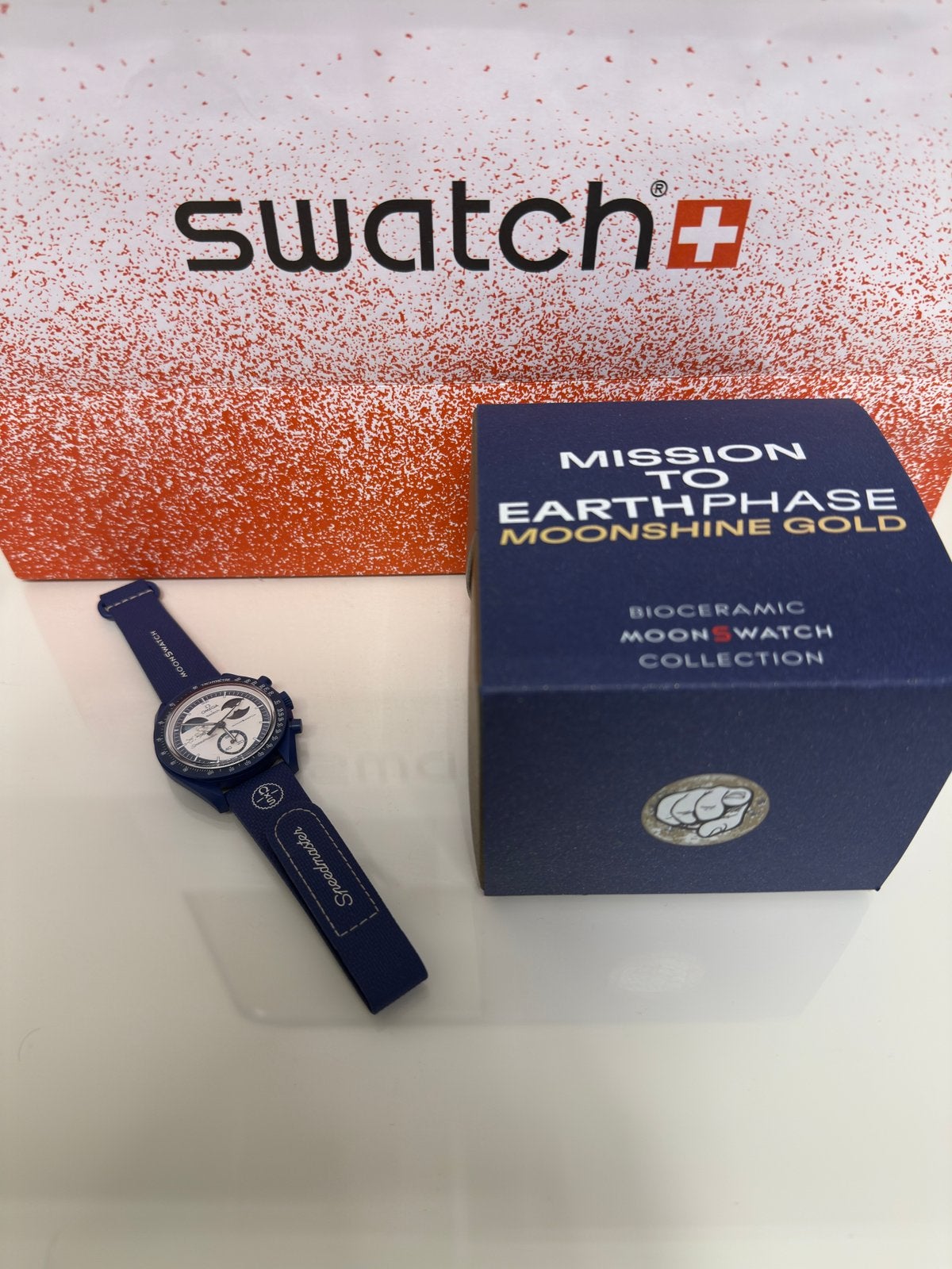 Swatch x Omega mission to earthphase moonshine gold, Sieraden, Tassen en Uiterlijk, Horloges | Heren, Ophalen of Verzenden, Zo goed als nieuw