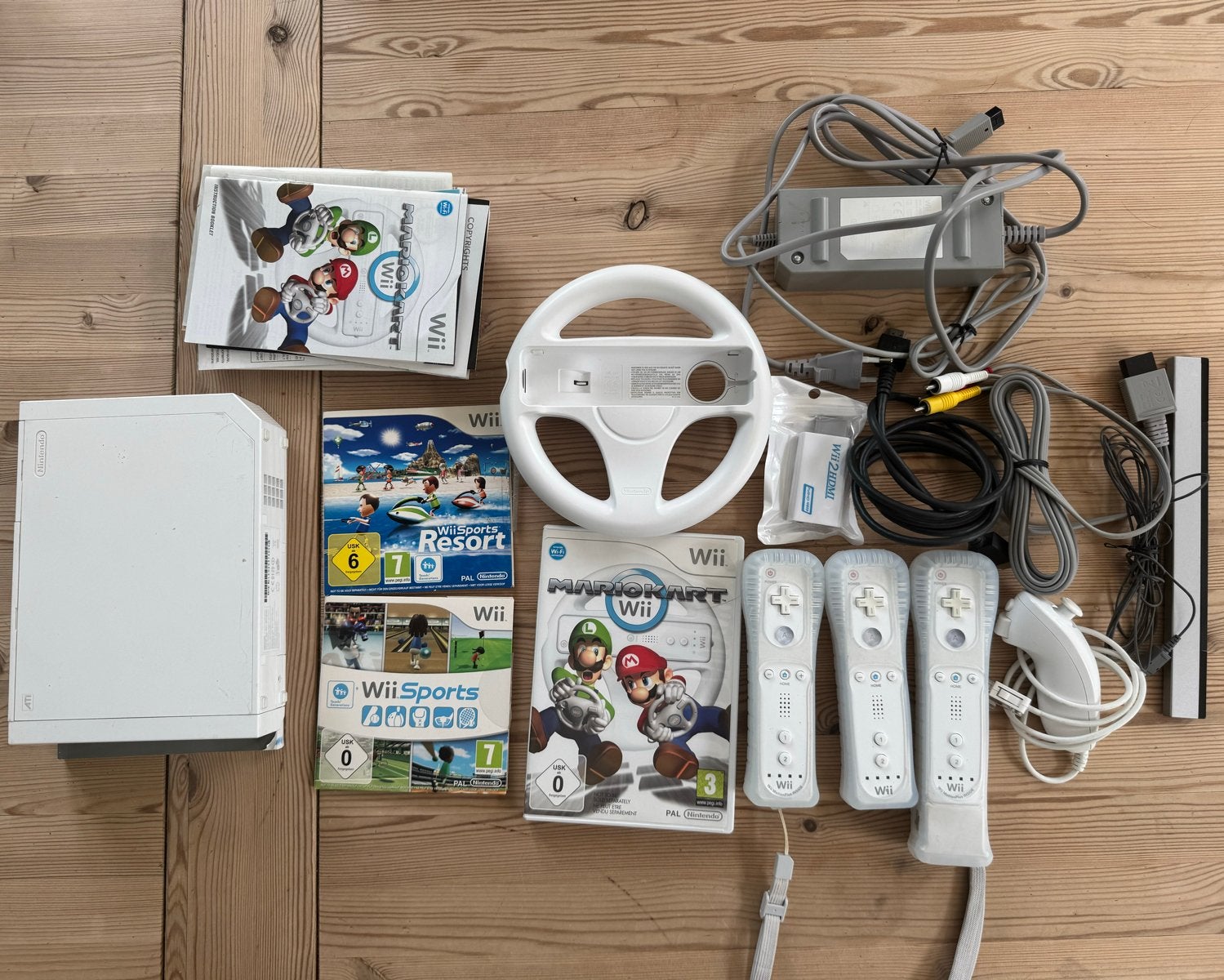 Complete Wii-set: Console, 3 games, 3 controllers + HDMI ada, Spelcomputers en Games, Ophalen of Verzenden, Gebruikt, Met 3 controllers of meer