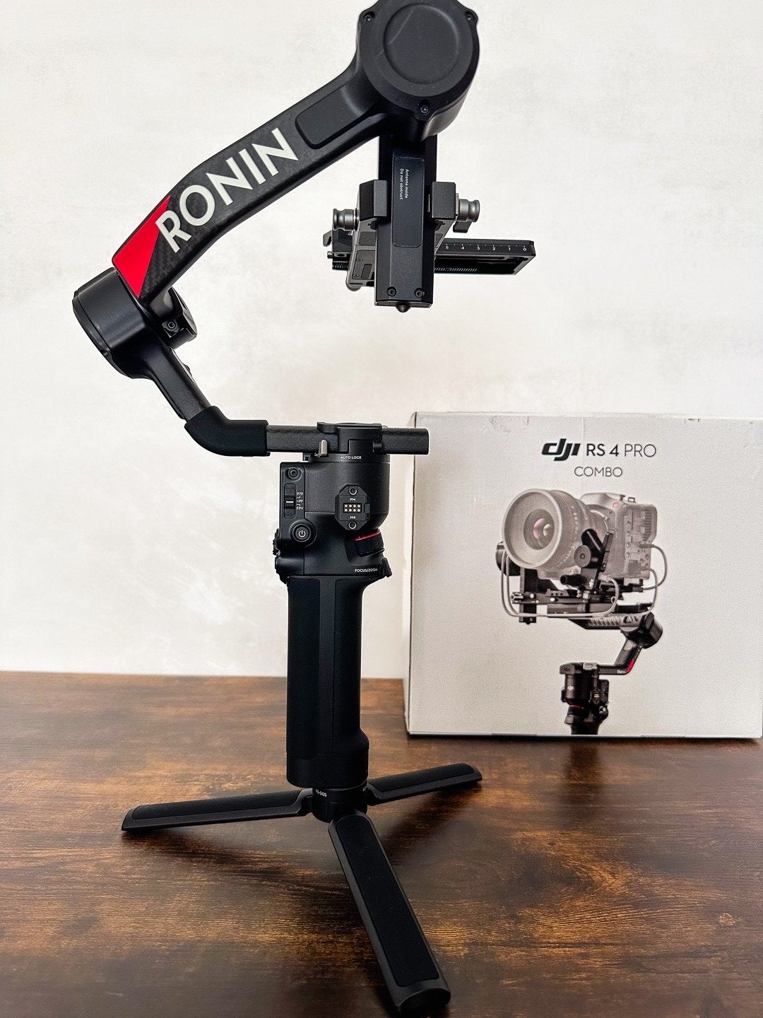 DJI RS 4 Pro Combo – In absolute nieuwstaat (ZGAN), DJI, Gimbal, Ophalen, Zo goed als nieuw