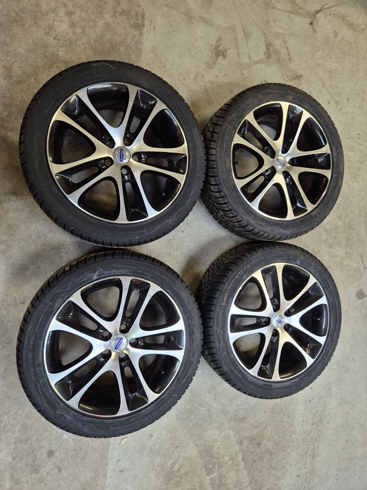 Winterband 18 inch volvo nieuwe vredestijn banden 235/45/18, Ophalen, 18 inch, Winterbanden, 235 mm
