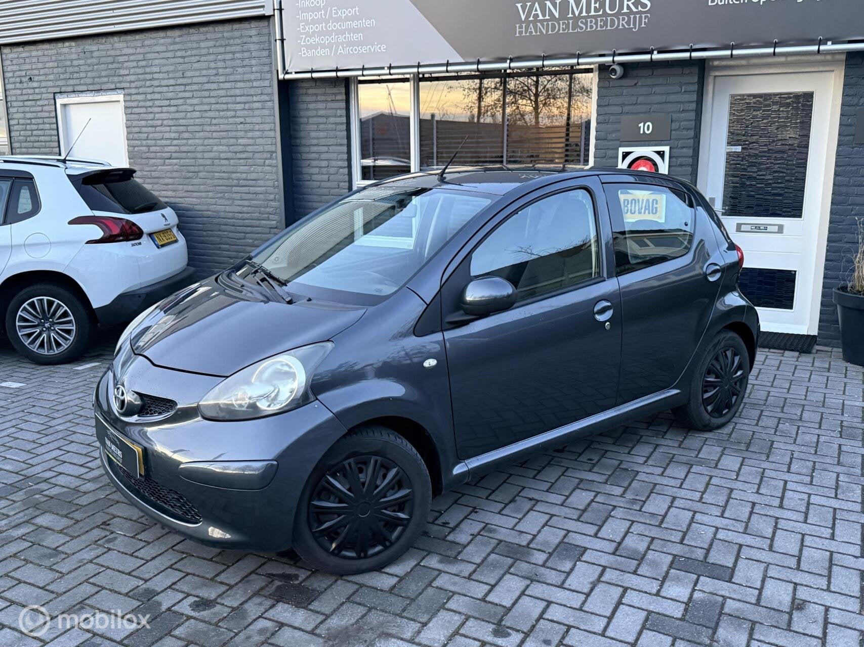 Toyota Aygo 1.0-12V +, 5 deurs, apk 05-2027, Auto's, Toyota, Voorwielaandrijving, Stof, Gebruikt, Zwart
