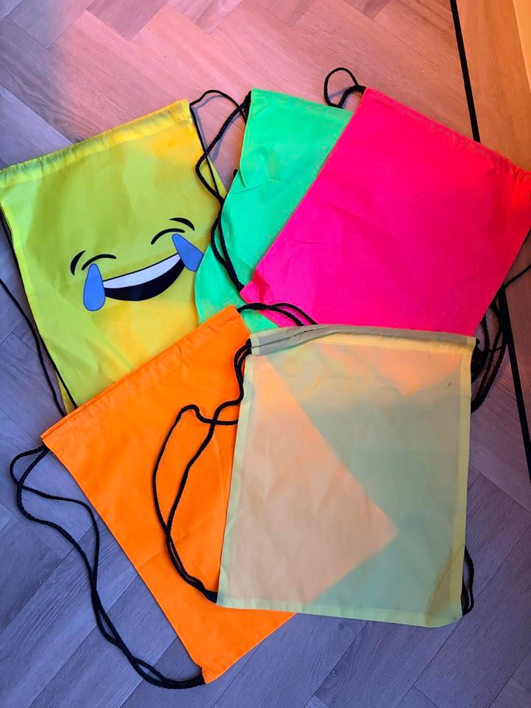 Restpartij gymtassen: Stitch, fluorescerend & smiley (25 stu, Disney of Dora, 25 tot 40 cm, Nieuw, Ophalen of Verzenden