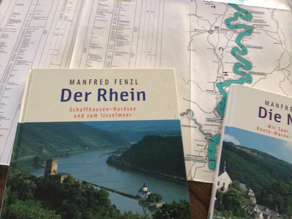 Deze div boekjes vaarkaarten duitsland Frankrijk, Watersport en Boten, Ophalen of Verzenden, Gebruikt, Overige typen