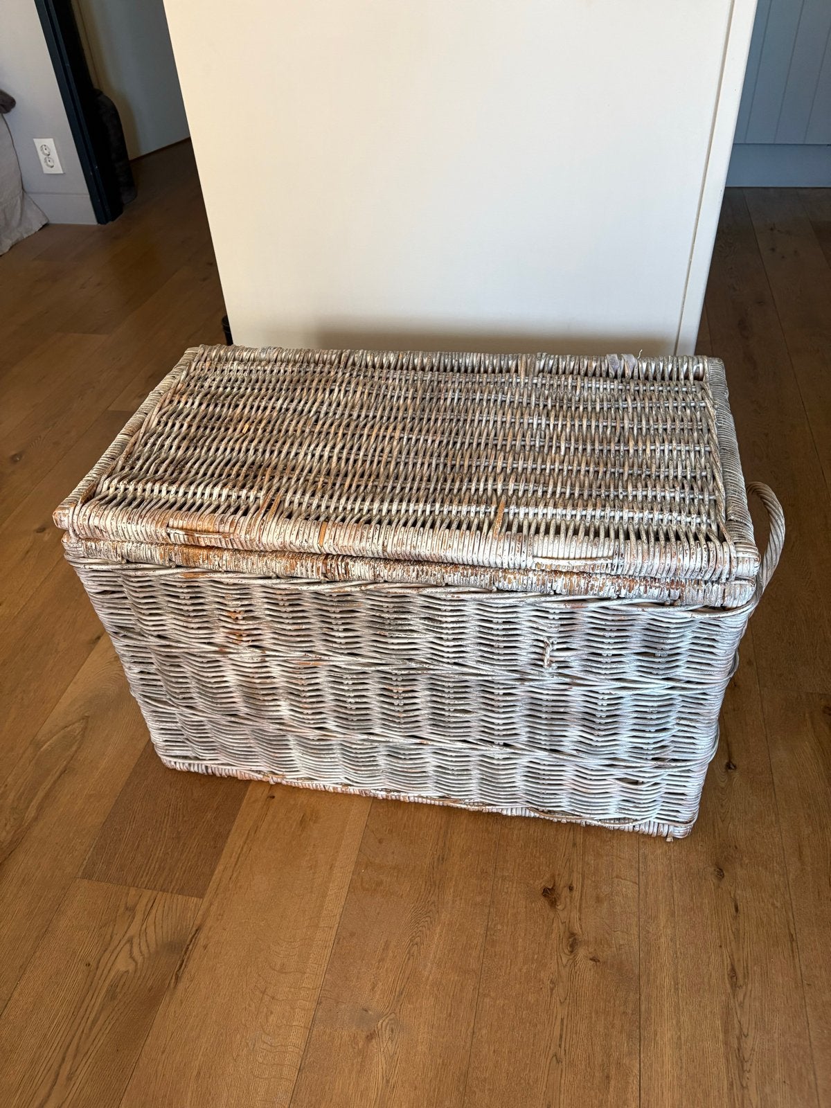 Witte rieten opbergkist met deksel - 80x44x50 cm, Huis en Inrichting, Ophalen, Overige materialen, Minder dan 50 cm, Gebruikt