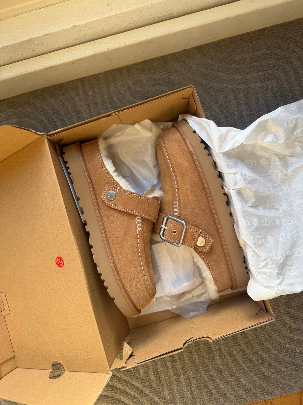 Ugg Goldenstar Clog - maat 38, Ophalen of Verzenden, Nieuw, Bruin, Instappers