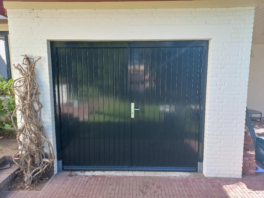 Meranti garagedeuren, Ophalen, 120 cm of meer, Garagedeur, Zo goed als nieuw