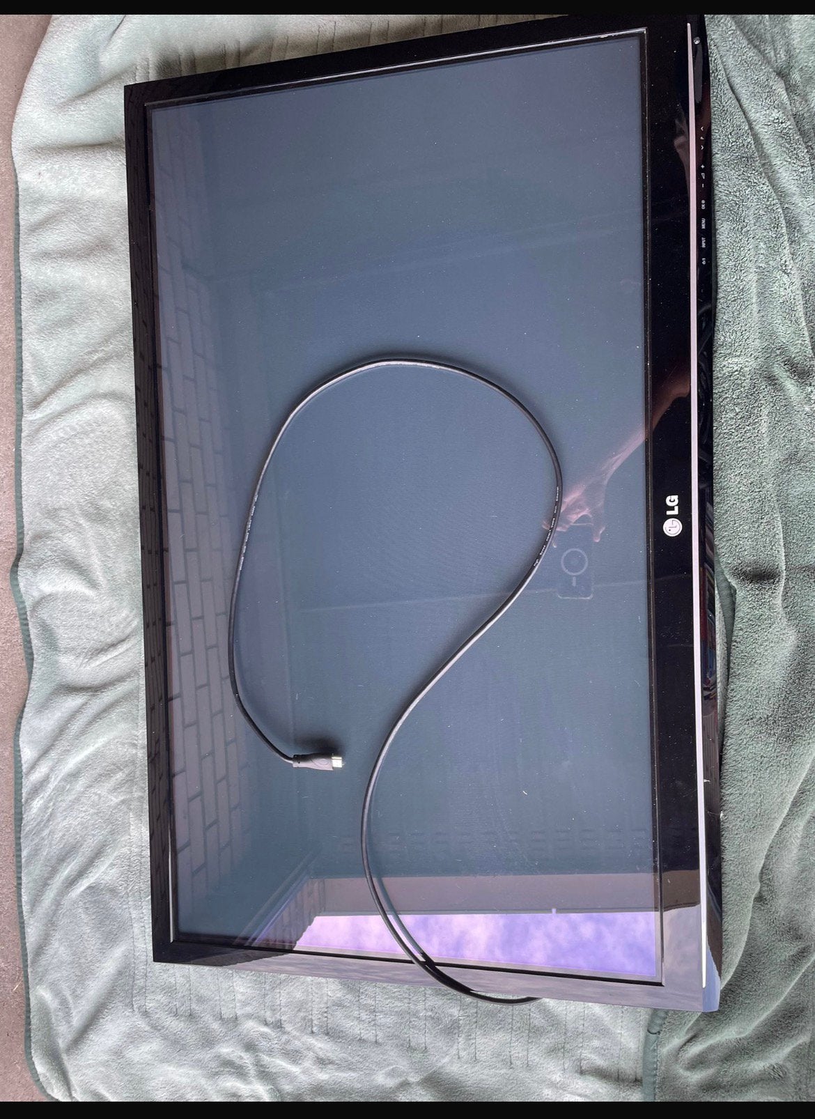 LG T.V 98,5cmx 61cm, Computers en Software, Android Tablets, Ophalen, Zo goed als nieuw, 10 inch