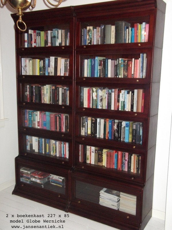 Bodemprijs boekenkast chesterfield model Globe Wernicke á750, Antiek en Kunst, Antiek | Meubels | Kasten, Ophalen