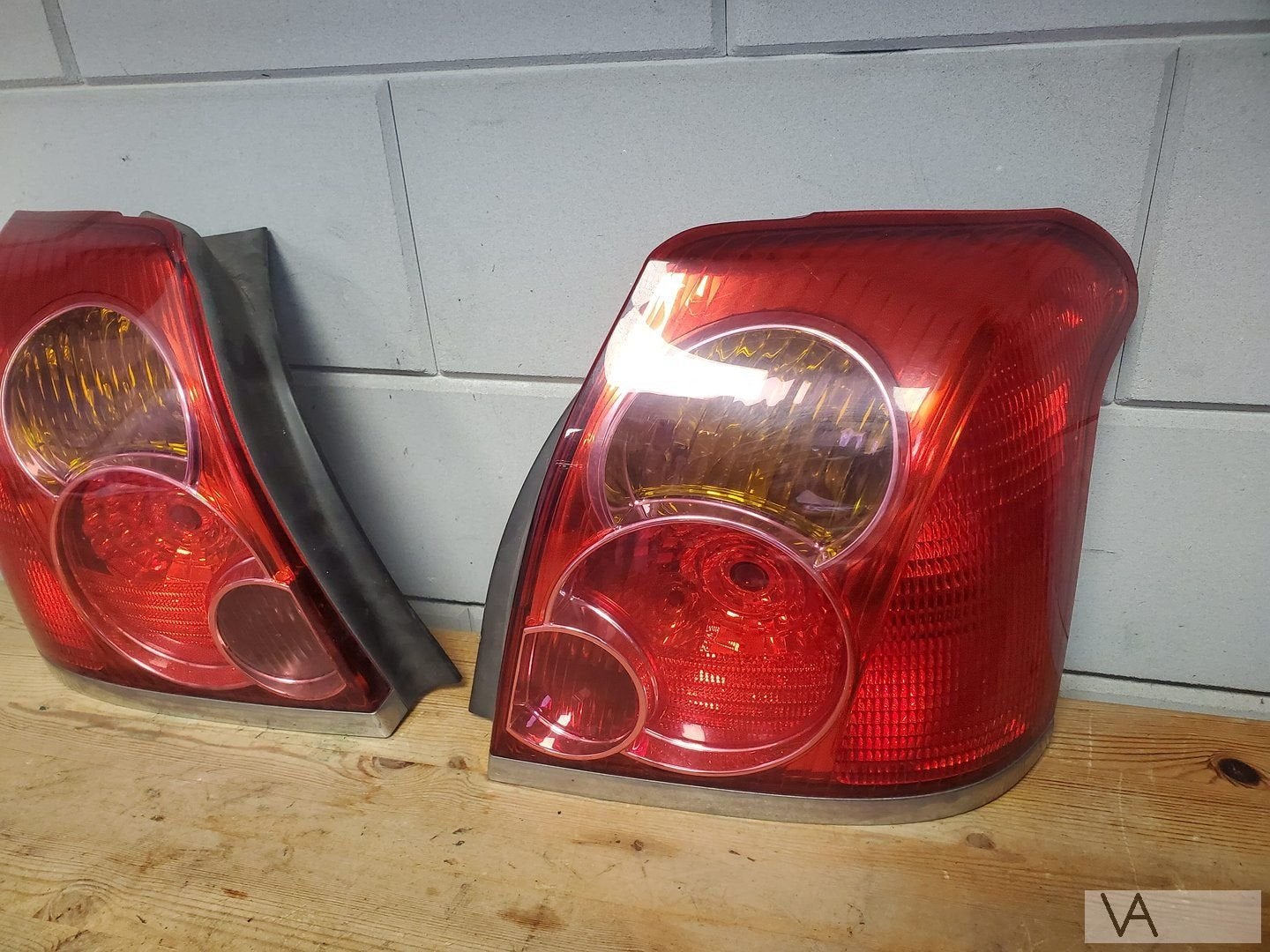 Toyota Avensis T25 2002 - 2009 achterlicht links rechts €70, Gebruikt, -, -, Ophalen of Verzenden