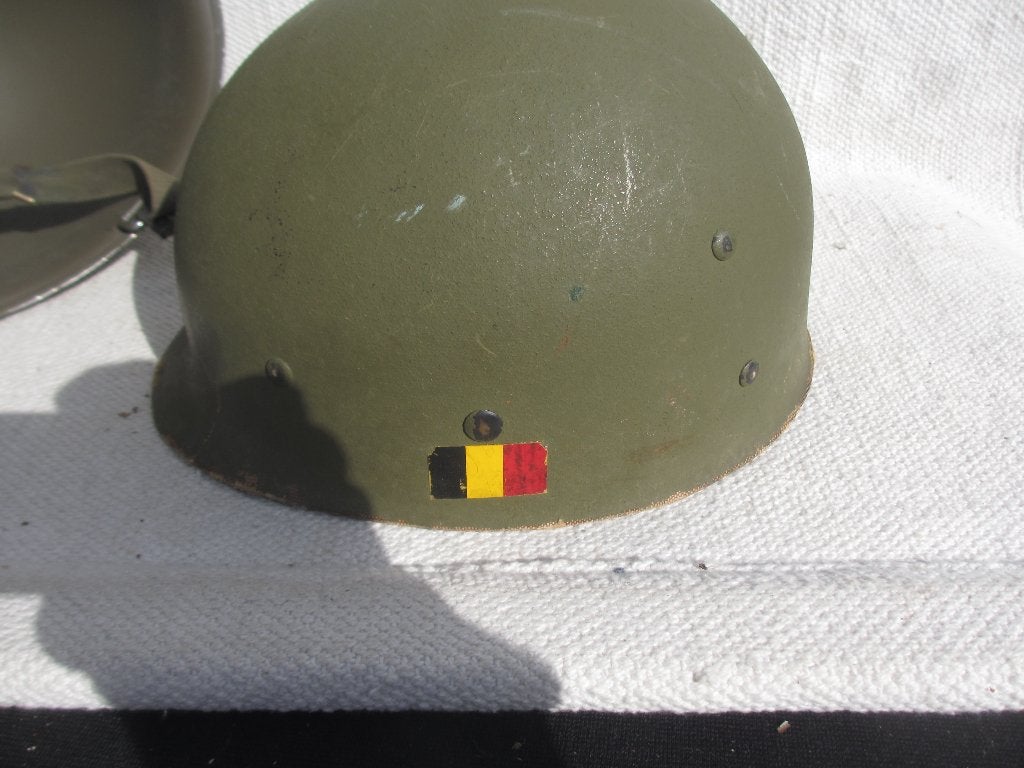 Belgische helm 1955 /militaire bijl wo2, Verzamelen, Ophalen of Verzenden, Landmacht, Overige gebieden, Helm of Baret