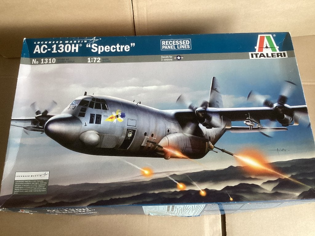 1:72 AC-130H “Spectre”, 1:72 tot 1:144, Italeri, Ophalen of Verzenden, Zo goed als nieuw