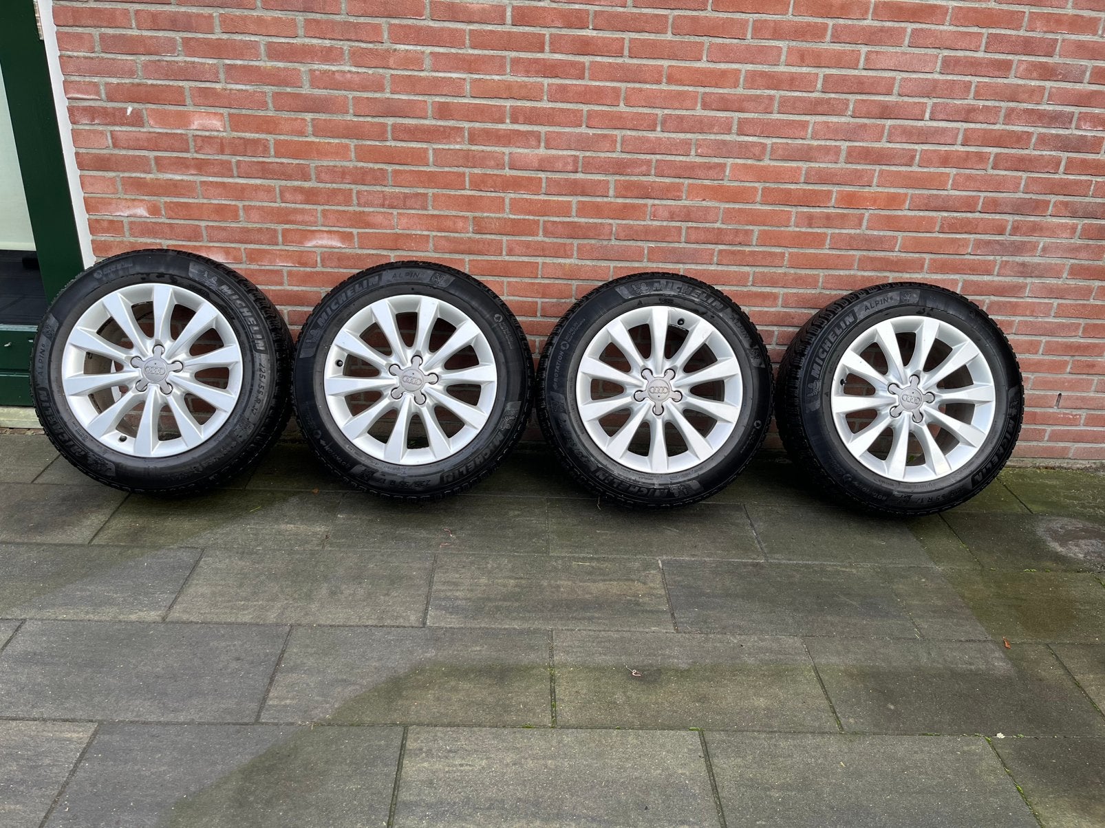 Originele 17 inch Audi velgen met Michelin winterbanden., Auto-onderdelen, Ophalen, Banden en Velgen, 17 inch, Winterbanden