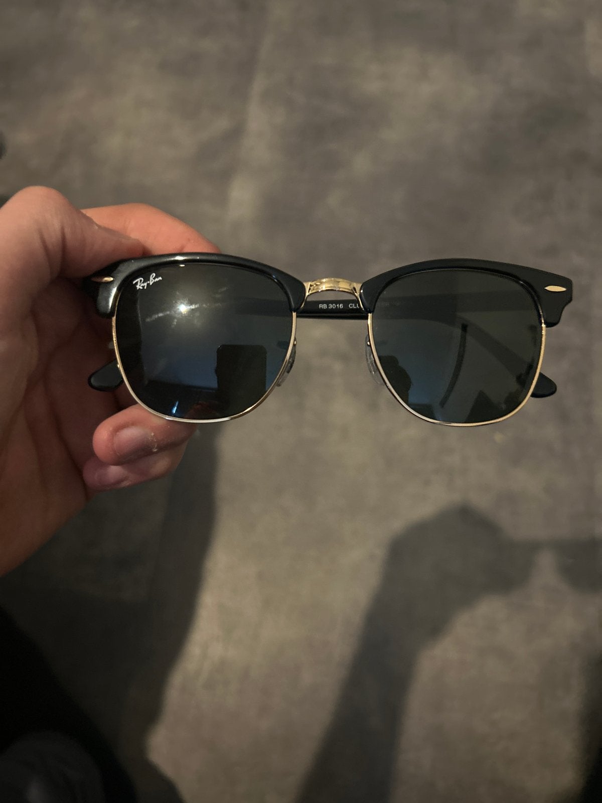 Ray-Ban Clubmaster Zonnebril - Zo goed als nieuw, Sieraden, Tassen en Uiterlijk, Zonnebrillen en Brillen | Heren, Ophalen, Zonnebril