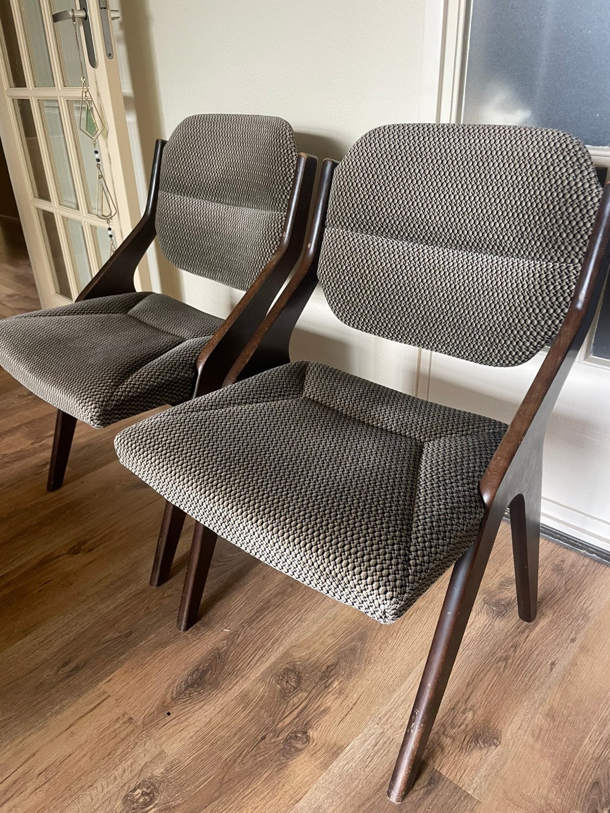 2 stoelen - opknappers, Ophalen of Verzenden, Gebruikt, Bruin, Twee