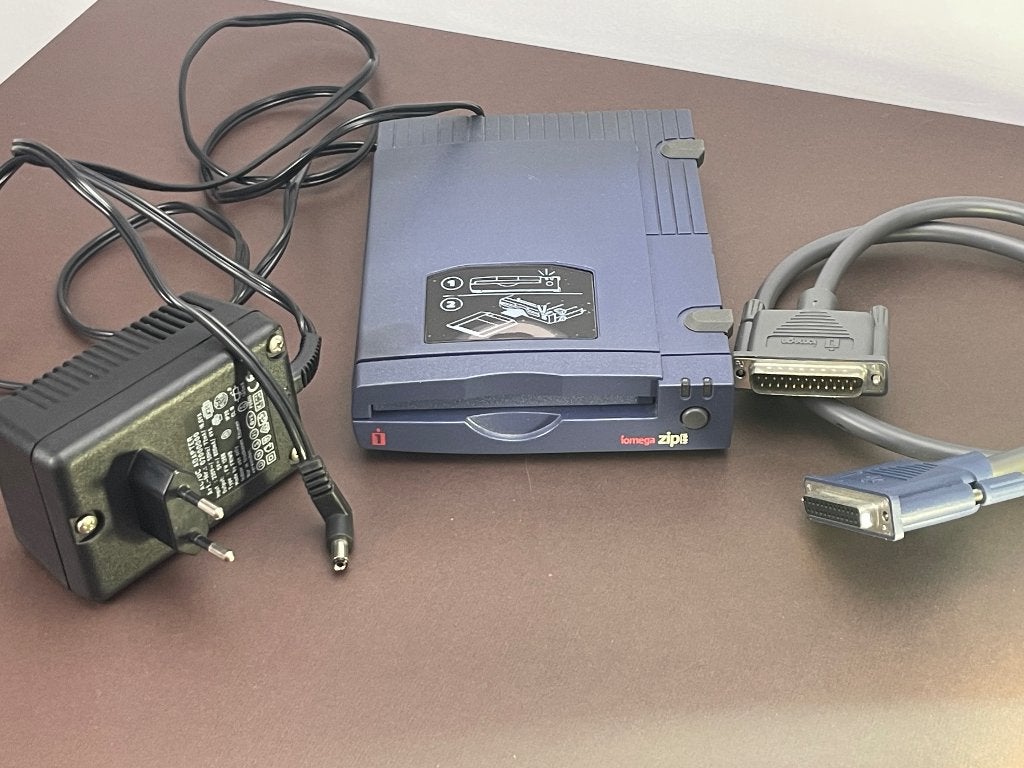 iOmega ZIP disc externe drive Zip100 external drive station, Computers en Software, Vintage Computers, Ophalen of Verzenden
