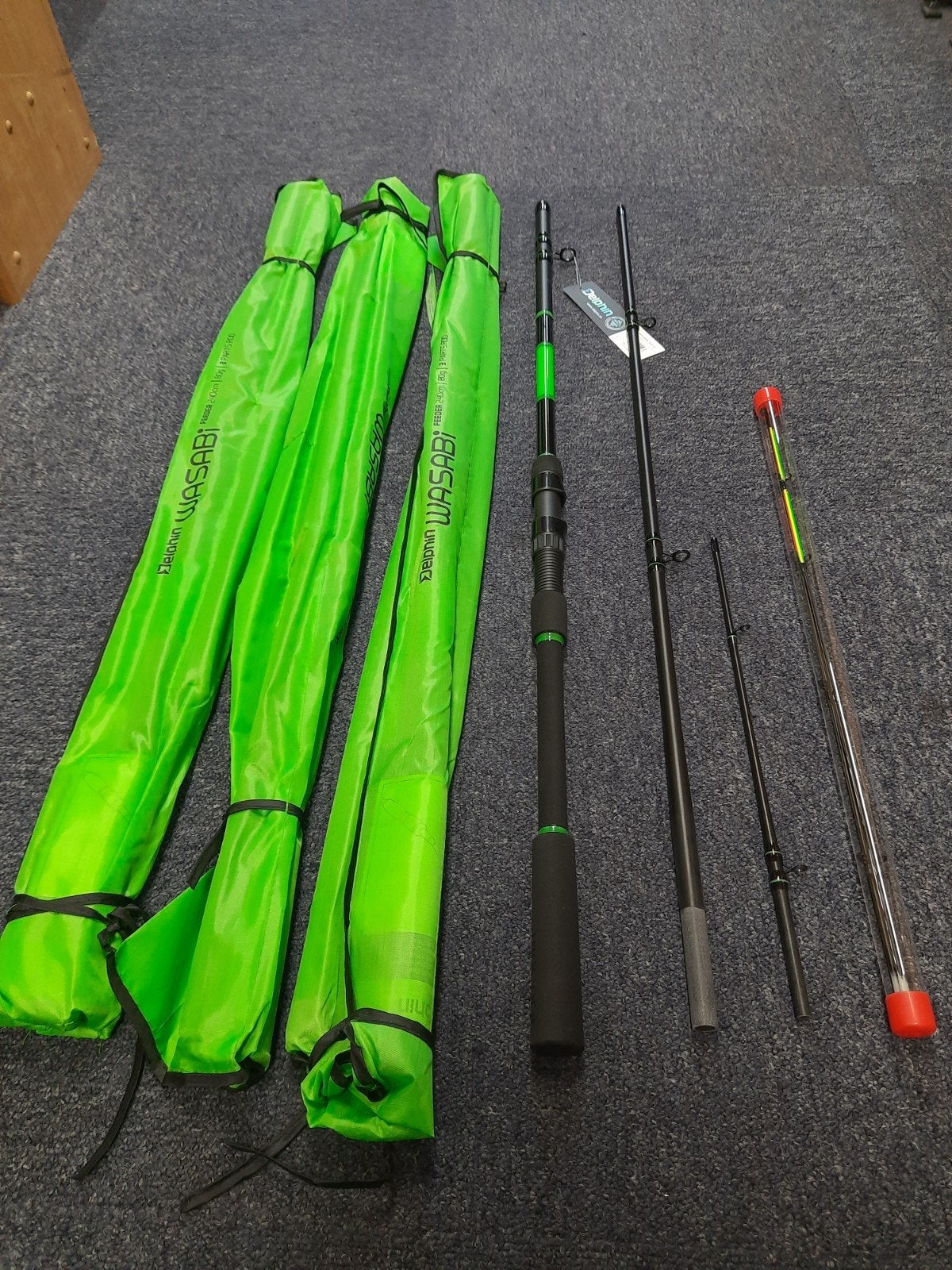 partij van 4 Delphin feederhengels 2.40m