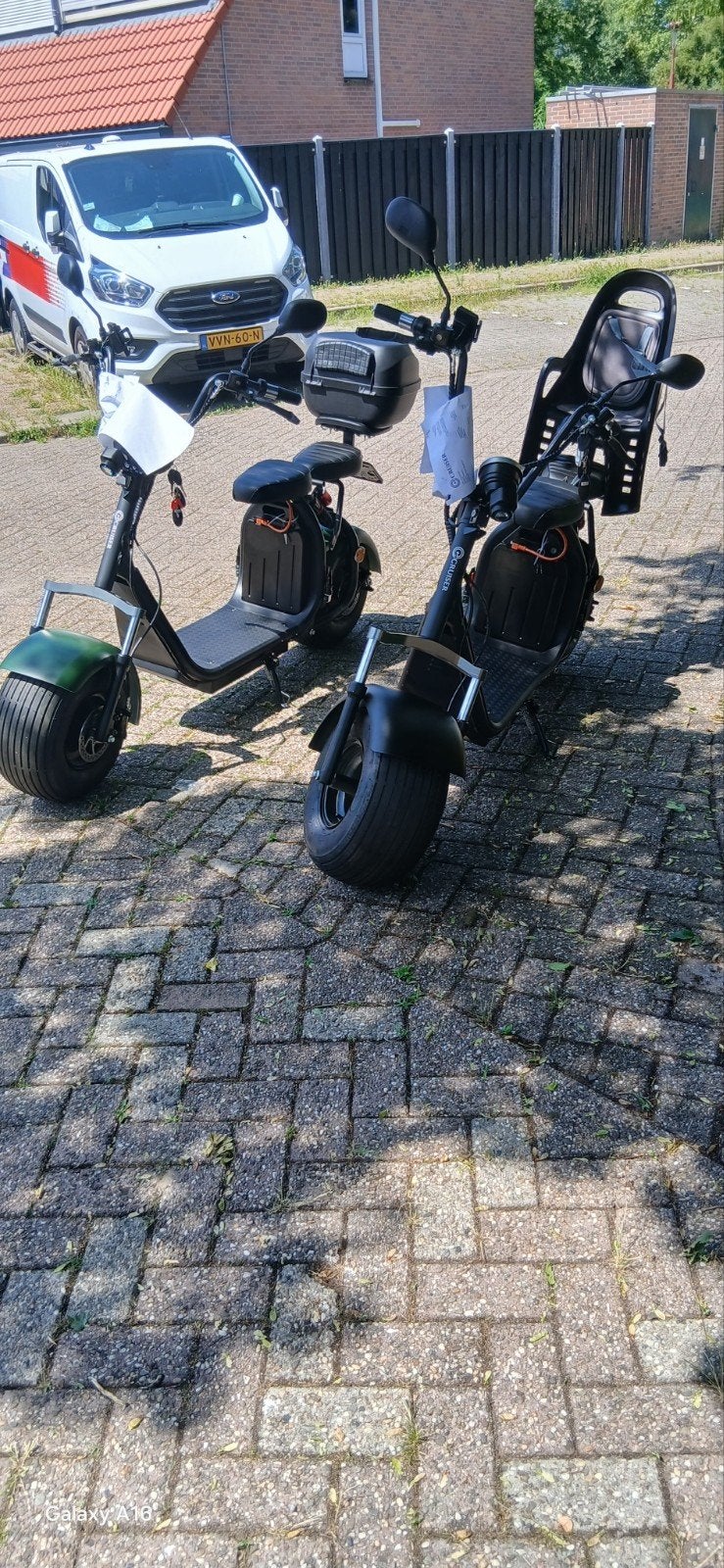 Twee elektrische steps (E-scooters) - Zo goed als nieuw, Ophalen of Verzenden, Zo goed als nieuw, Elektrische step (E-scooter)