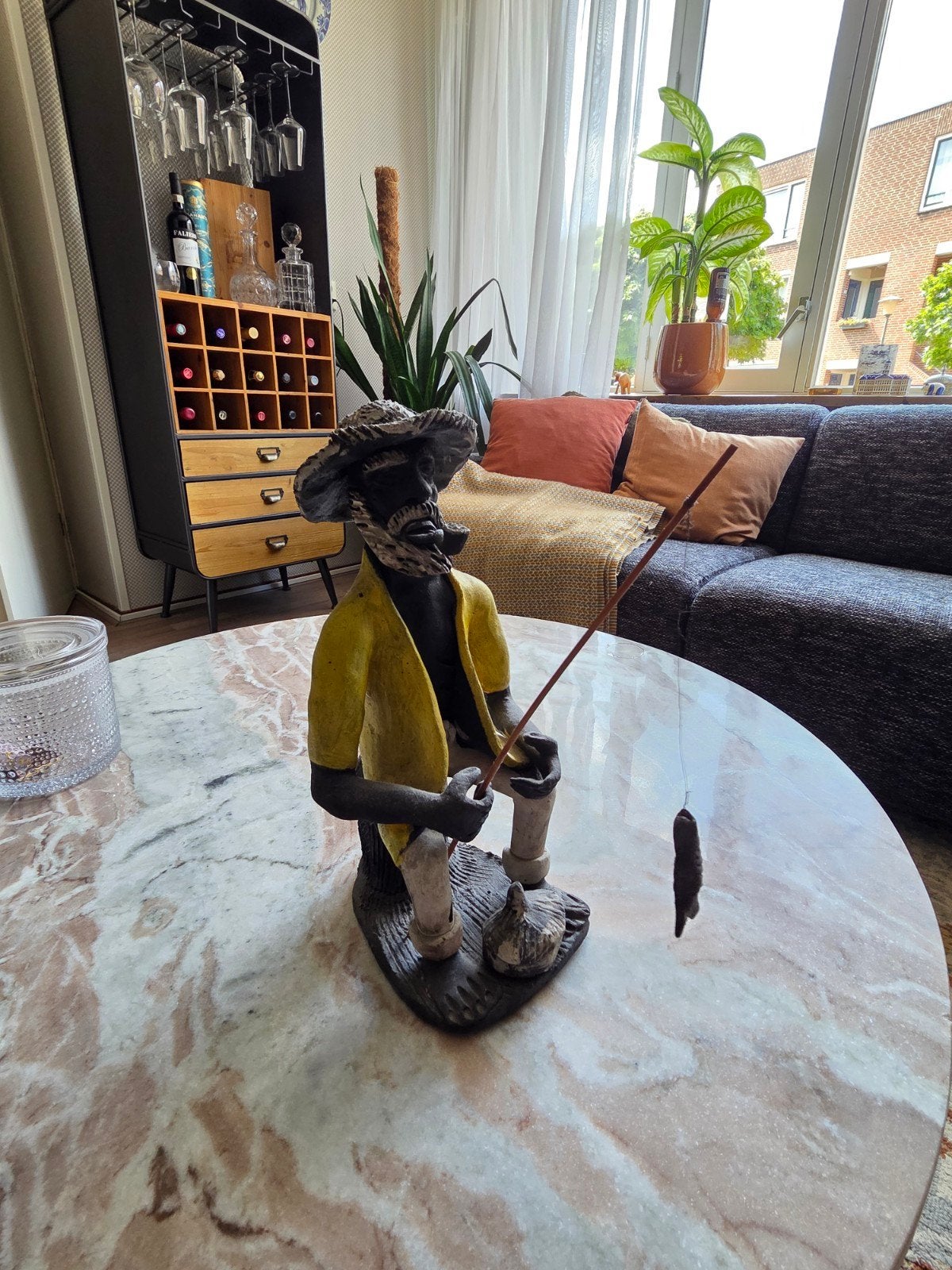 Decoratief beeld van visser met vis, Antiek en Kunst, Ophalen
