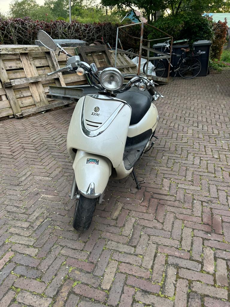 Sym scooter 4t, Fietsen en Brommers, Scooters | SYM, Ophalen, Gebruikt, Overige modellen, Maximaal 45 km/u