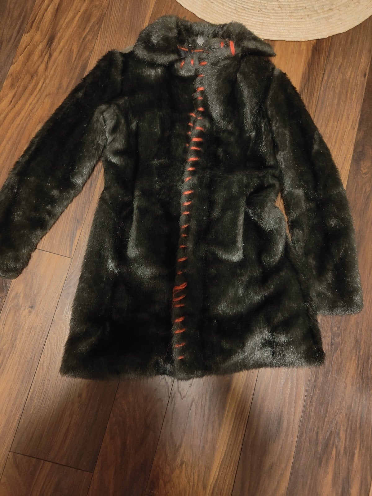 Dept Faux Fur Jas - Donkergroen met Oranje Details, Ophalen