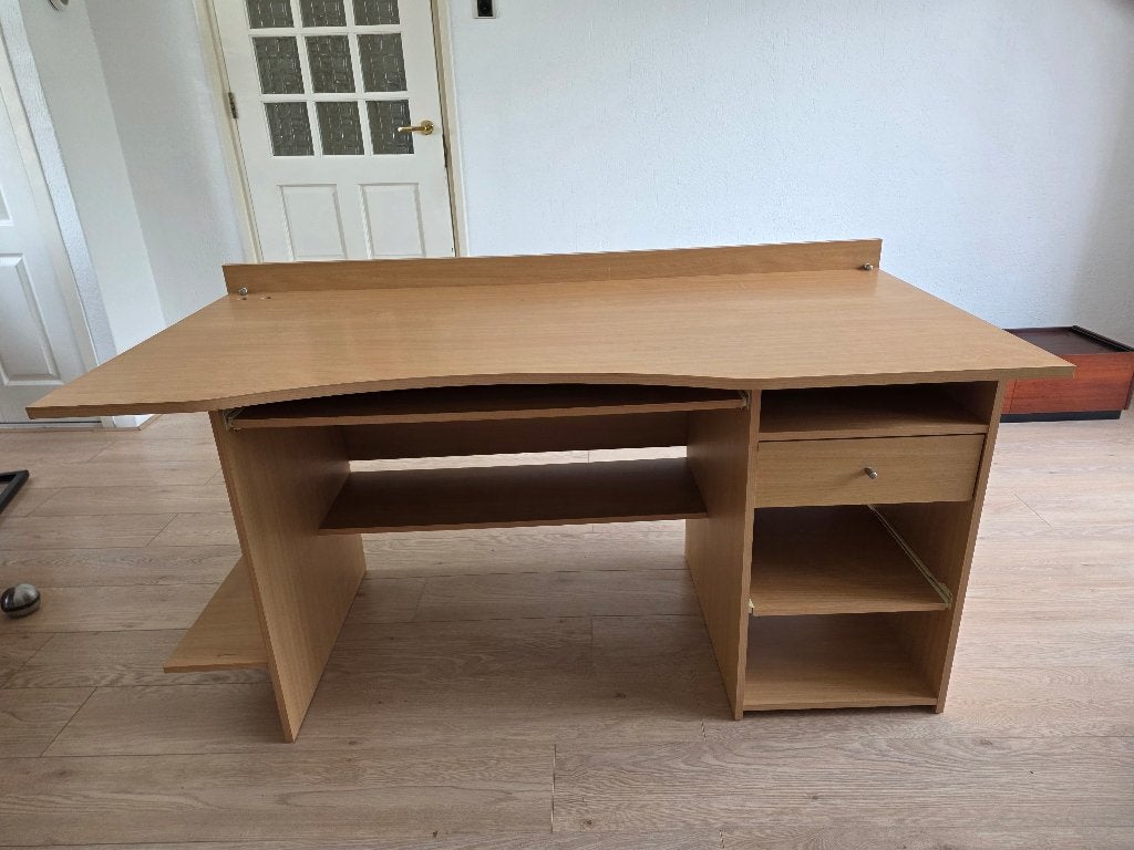 Bureau / Computerbureau GRATIS, Ophalen, Met lades, Gebruikt, Spaanplaat of MDF