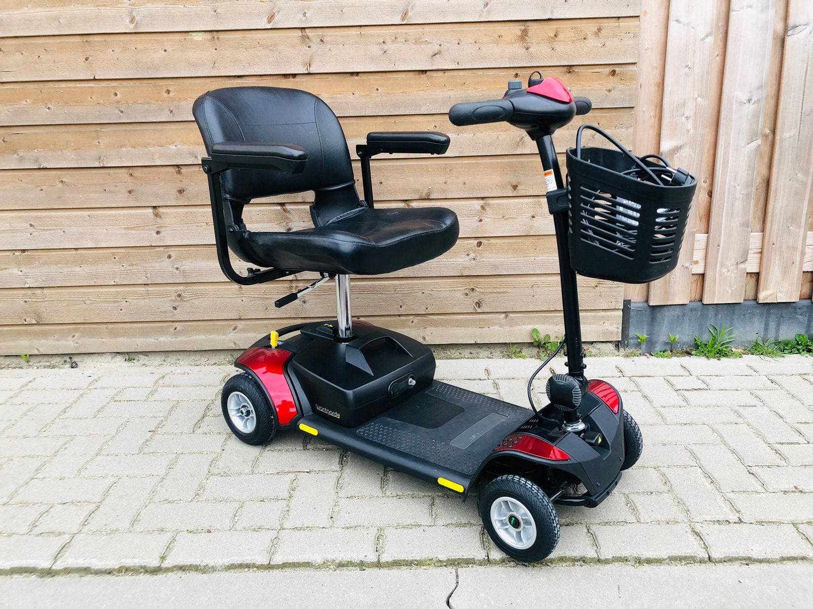 Opvouwbare / opvouwbaar scootmobiel Gogo met 4wiel, Ophalen of Verzenden, Zo goed als nieuw
