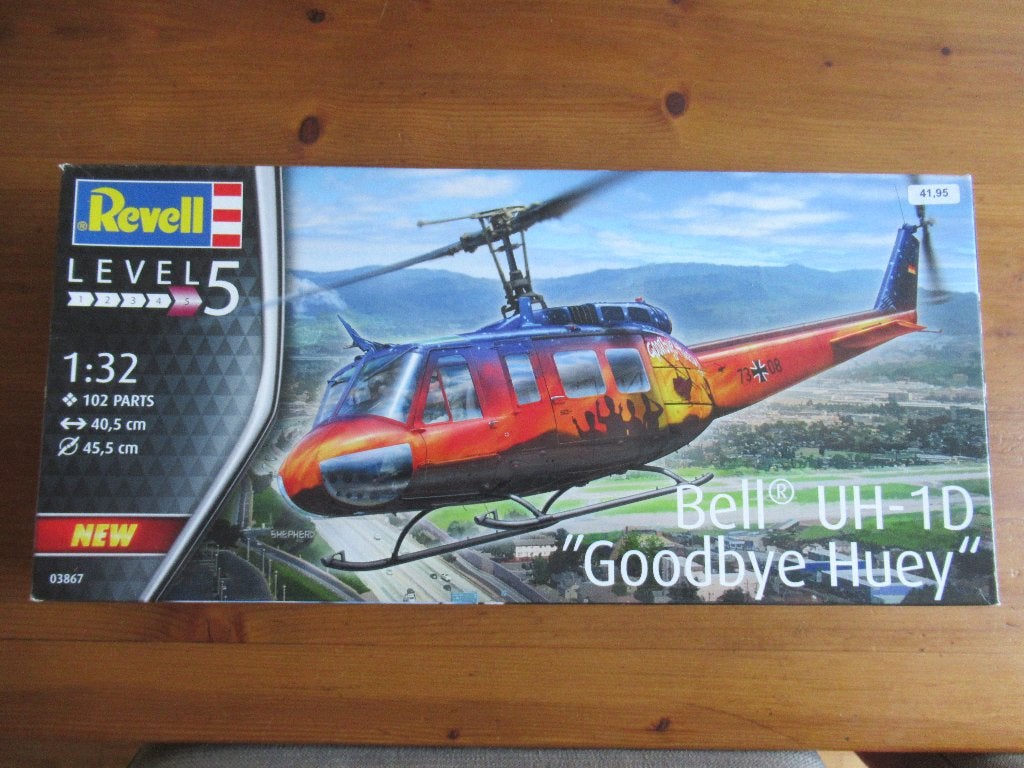 Bell UH-1D "Goodbye Huey" (Revell 1/32), Nieuw, Ophalen of Verzenden, Groter dan 1:72, Revell