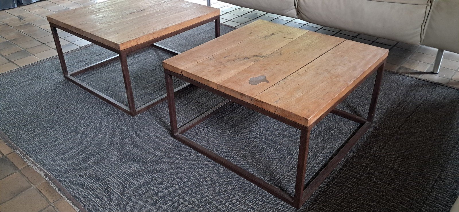 2 robuuste salontafels met houten blad en metalen fr, Huis en Inrichting, Tafels | Salontafels, Ophalen, Gebruikt, 50 tot 100 cm