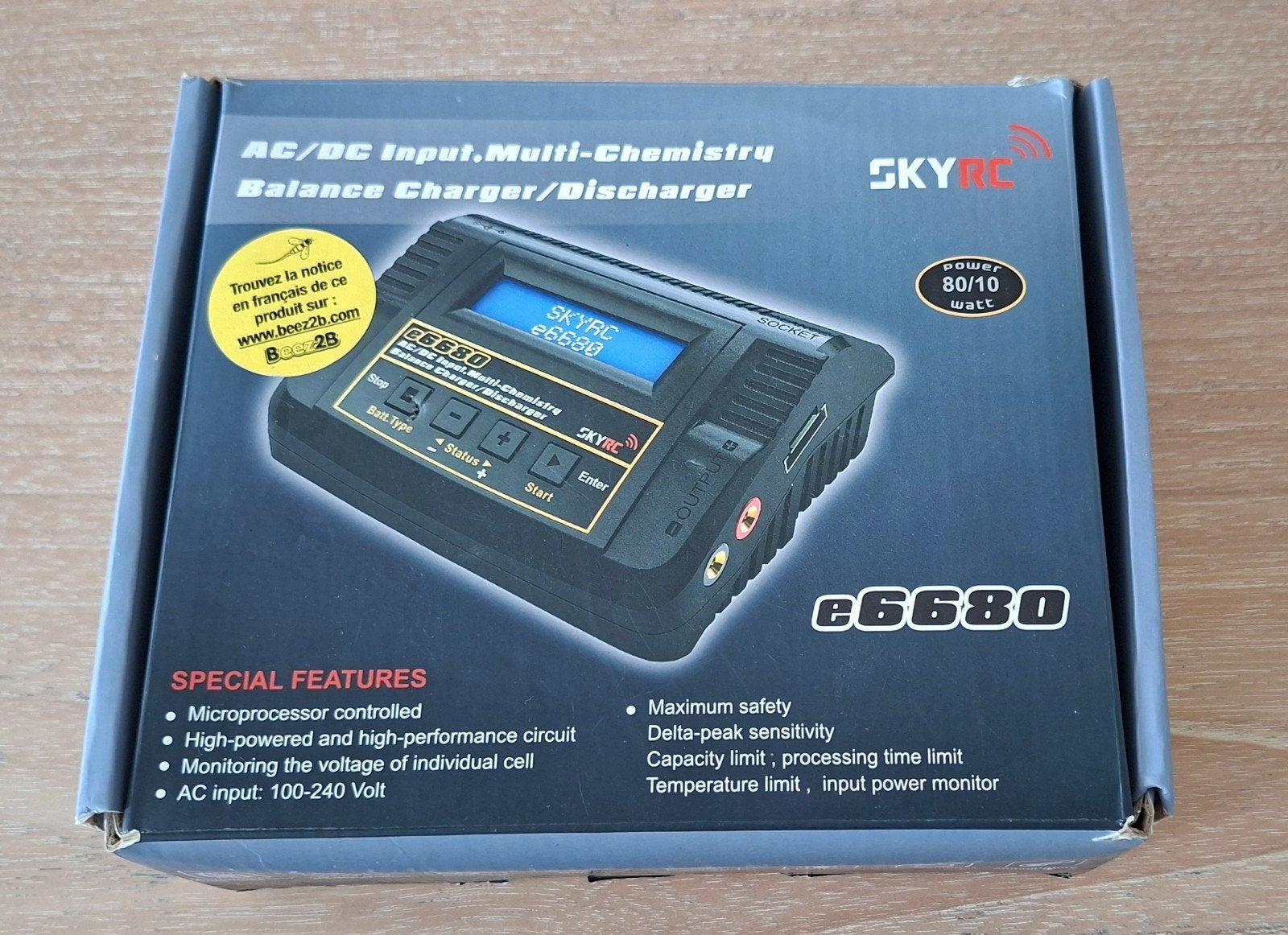 SkyRC E6680 Lipo lader. 80W laden en 10W ontladen., Ophalen of Verzenden, Zo goed als nieuw