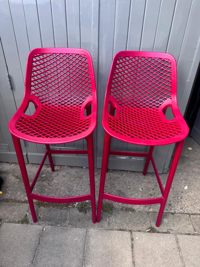 Air barkruk van kunststof voor binnen en buiten, Huis en Inrichting, Barkrukken, Kunststof, Gebruikt, Ophalen of Verzenden, 90 cm of meer