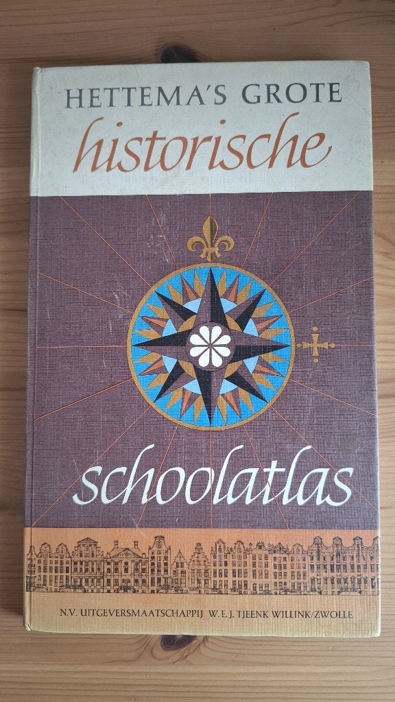 Hettema's Grote Historische Schoolatlas – 20e druk 1968, Boeken, Overige atlassen, 1800 tot 2000, Wereld, Ophalen