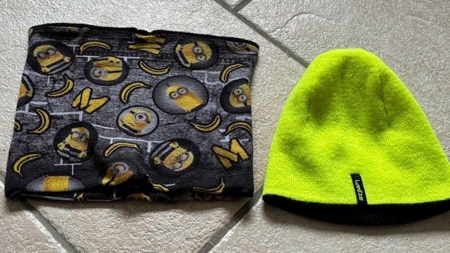 Colsjaal, sjaal minions en omkeerbare muts ( twee kleuren), Ophalen of Verzenden, Gebruikt, Jongen of Meisje, Muts