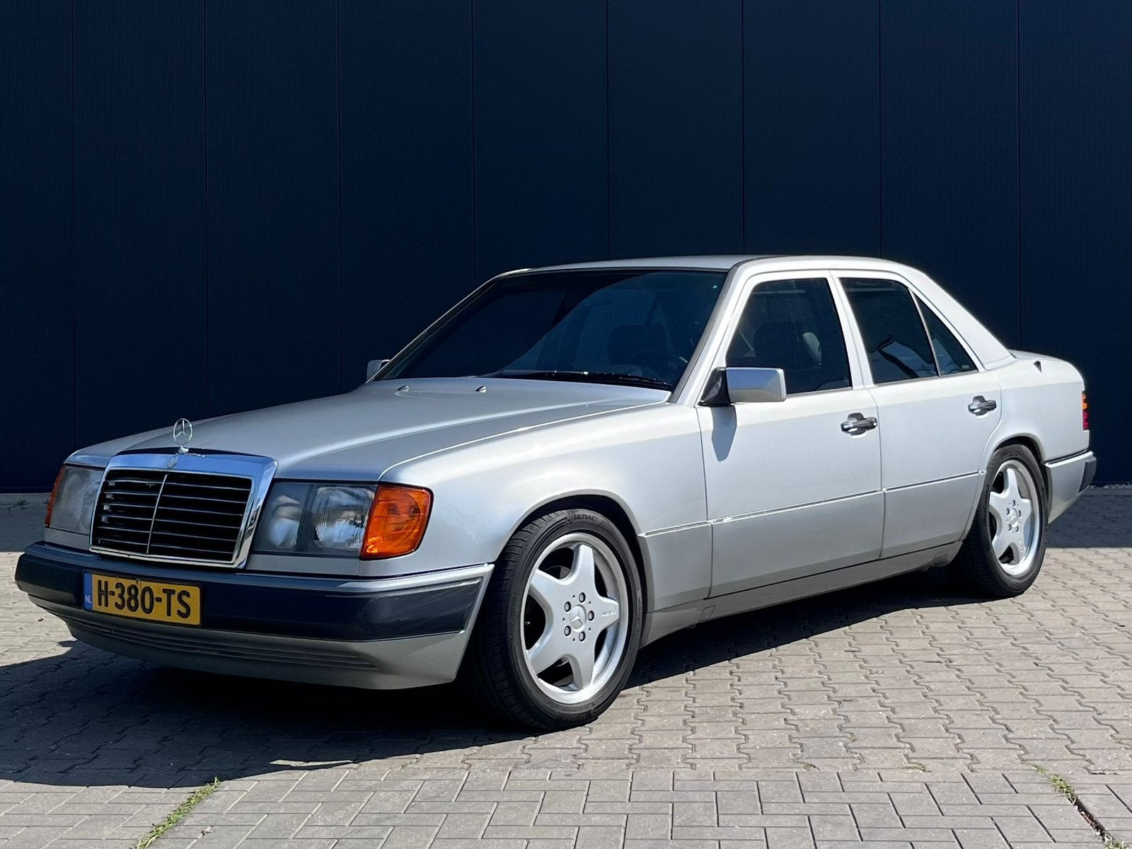 Mercedes-Benz Mercedes 1991 Grijs, Automaat, Achterwielaandrijving, 160 pk, Leder