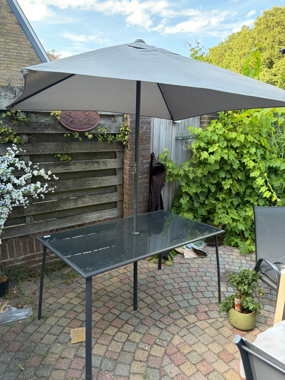 Nieuwe tuintafel met nwe parasol, Ophalen of Verzenden, Nieuw, Rechthoekig, Aluminium