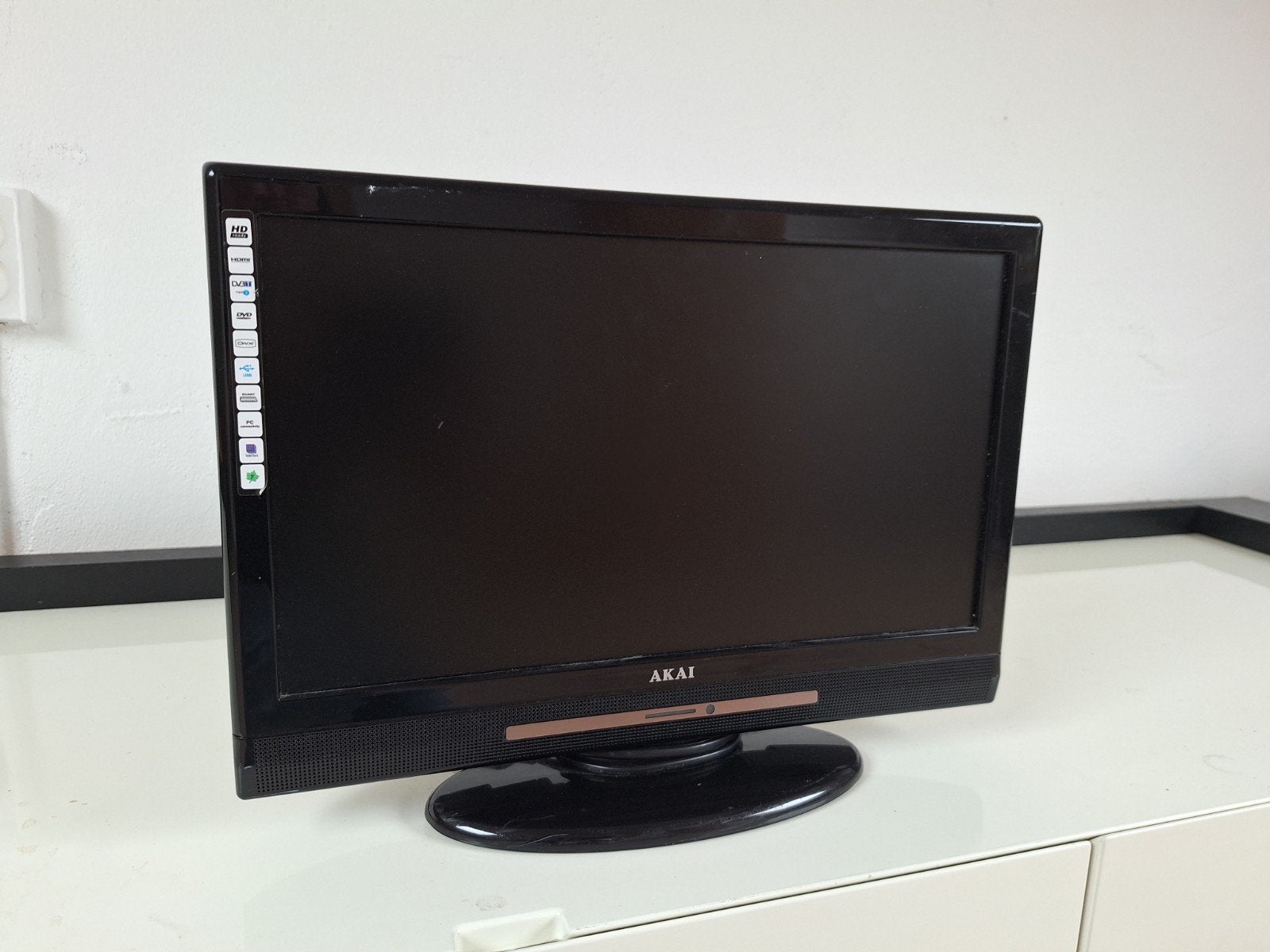Akai ALD1914HT LCD TV met ingebouwde DVD-speler, Gebruikt, 50 Hz, Minder dan 40 cm, Ophalen