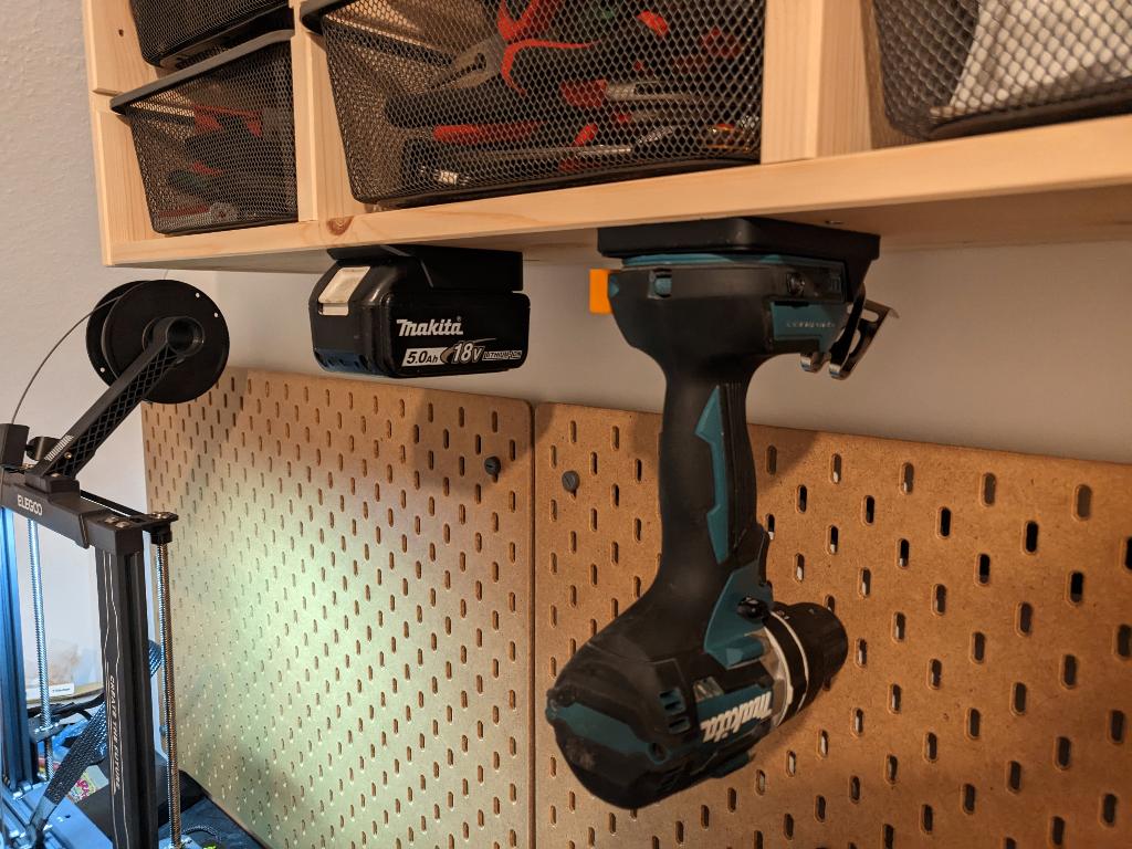 Makita muurbeugels / houders voor batterijen en gereedschap, Verzenden, Nieuw