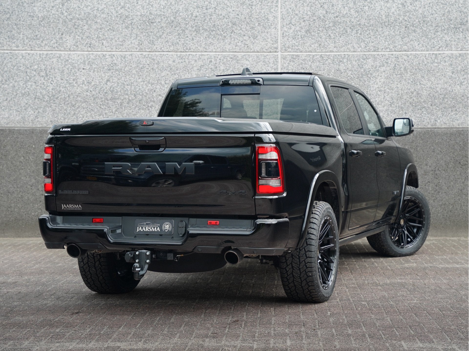 Dodge Ram 1500 5.7L V8 Laramie Night 4x4 CrewCab Incl. 4Play, Automaat, 2460 kg, 5654 cc, Adaptive Cruise Control