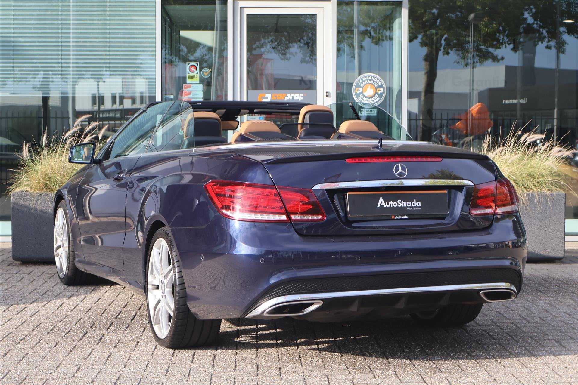 Mercedes E-Klasse E200 AMG CABRIO Nederlands geleverd | Deal, Dealer onderhouden, 15 km/l, Gebruikt, 4 cilinders