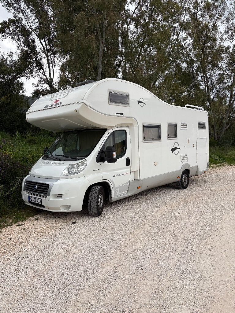 Self-sufficient motorhome 7.3 m | 2 fixed beds | Solar & LPG, Overige merken, Buscamper of Camperbus, Koelkast, Fietsendrager