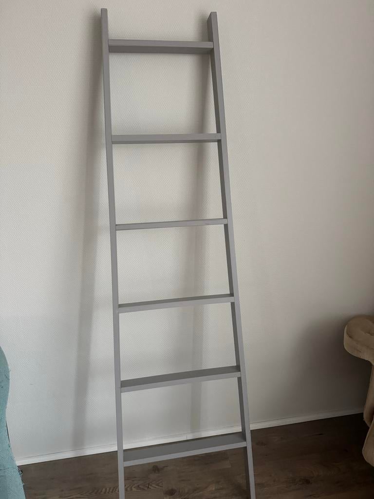 Grijze decoratieve ladder / handdoekenrek, Ophalen, Gebruikt