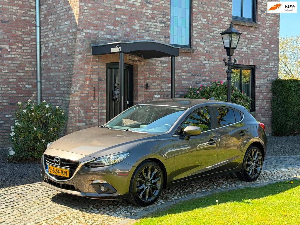 Mazda 3 2.0 GT-M Line Nakama Leder Navi Camera, 1998 cc, Gebruikt, 4 cilinders, Bruin