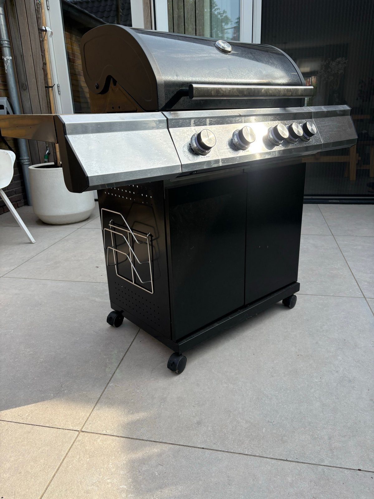 BBQ: Gasbarbecue met 5 branders en zijbrander, Tuin en Terras, Ophalen, Zo goed als nieuw