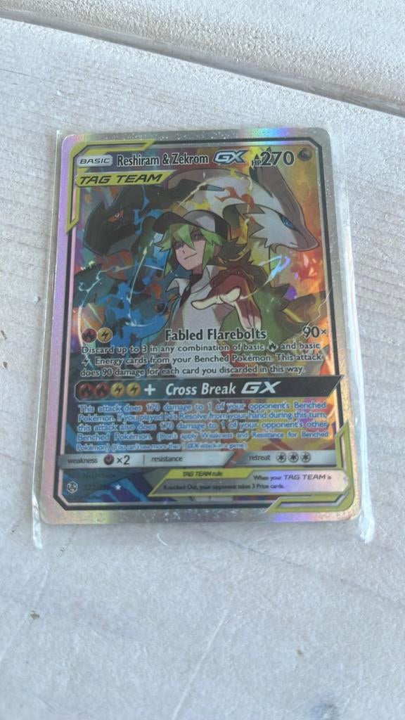 Reshiram & Zekrom GX TAG TEAM Pokémon Kaart, Ophalen of Verzenden, Zo goed als nieuw, Losse kaart, Foil