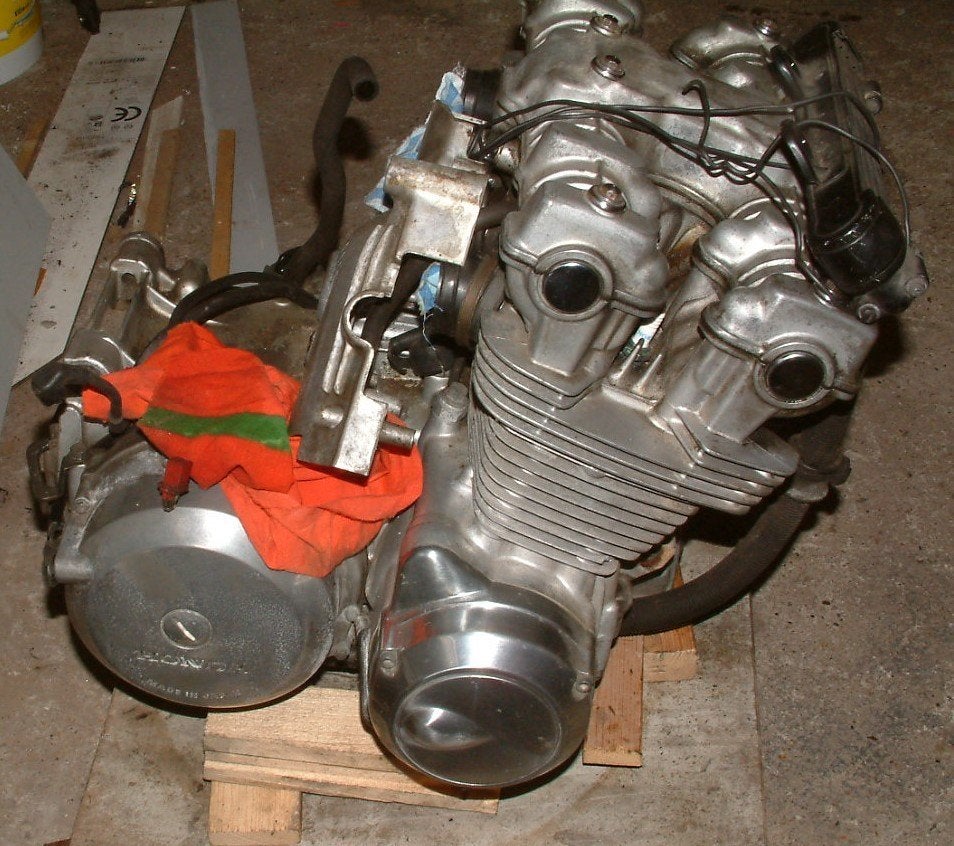 Honda  750 -900 onderdelen  wielen- tank - blok-900, Ophalen, Nieuw
