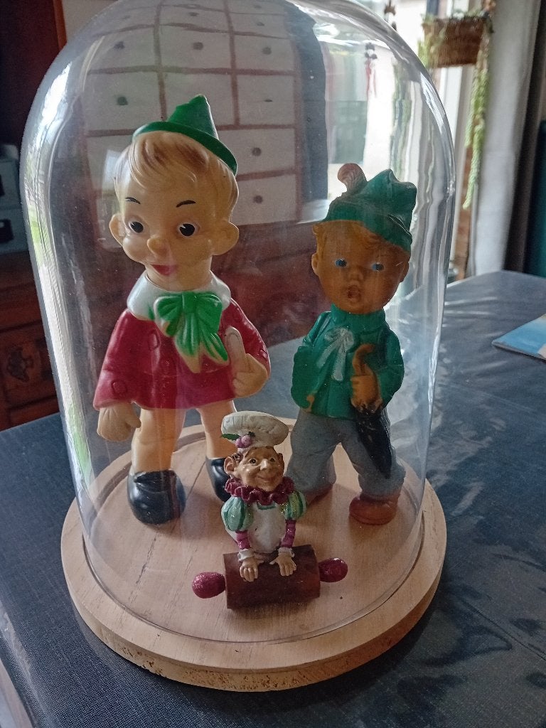 glazen  stolp met piep verzamel popjes,s, Verzamelen, Ophalen of Verzenden, Zo goed als nieuw, Overige typen