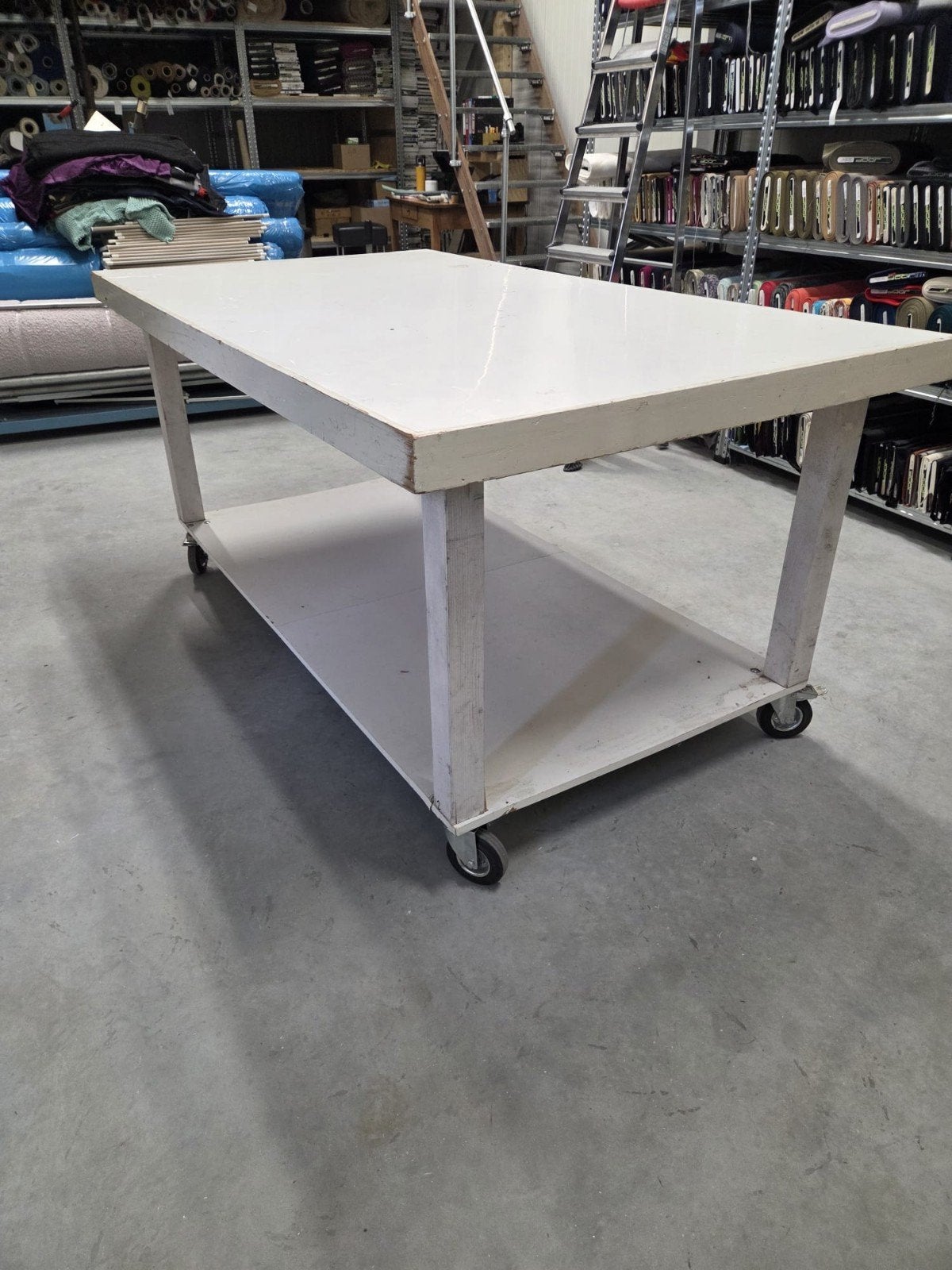 houten tafel (zonder wielen), Doe-het-zelf en Verbouw, Werkbanken, Ophalen, Gebruikt, 70 tot 120 cm