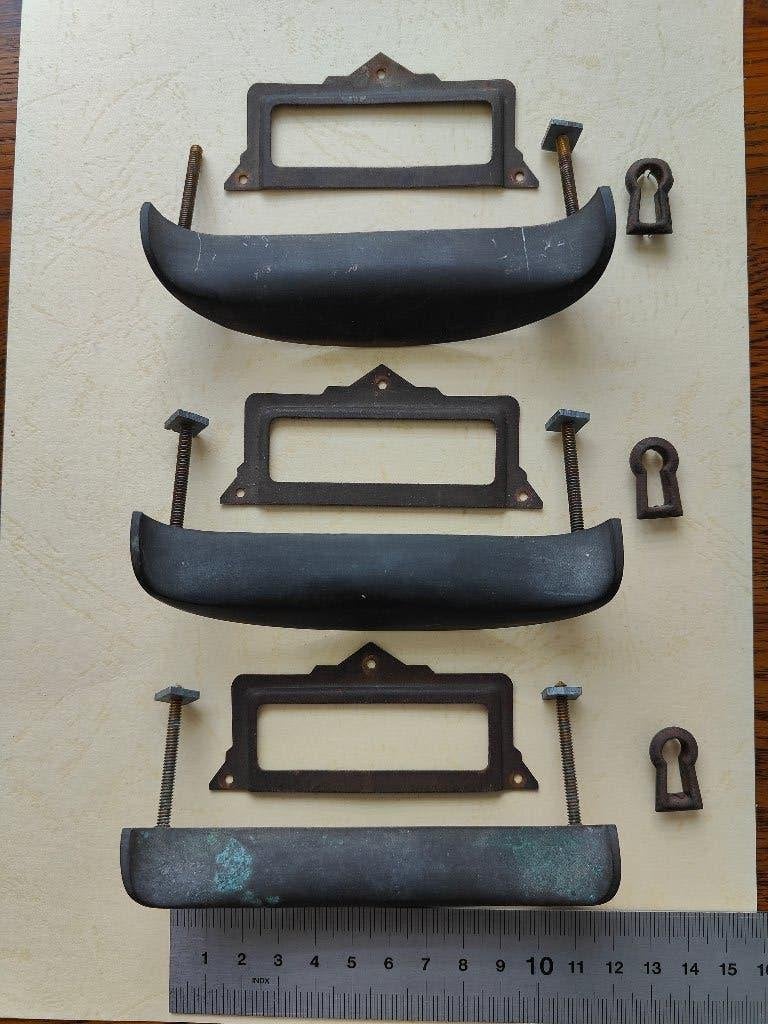 3 x antieke gegoten bronzen handvaten + extra's voor kast, Ophalen of Verzenden, Gebruikt, 250 mm of meer